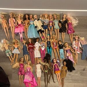 Huge Barbie lot